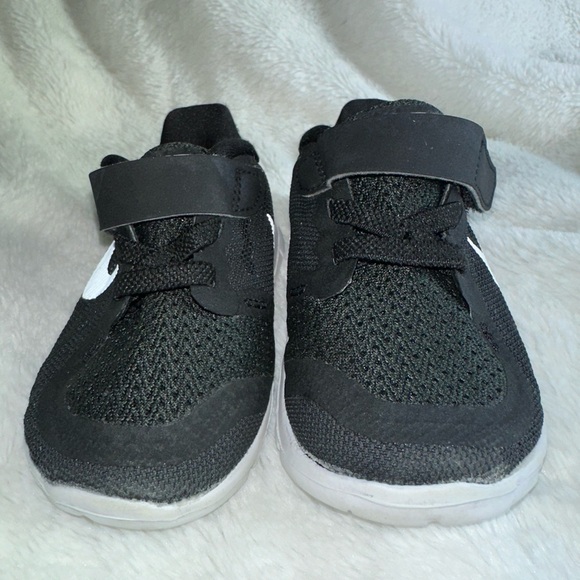 Nike Free 5.0 Baby Toddler Shoes Unisex 4C Black White No Lace / Hook & Loop - Picture 9 of 9